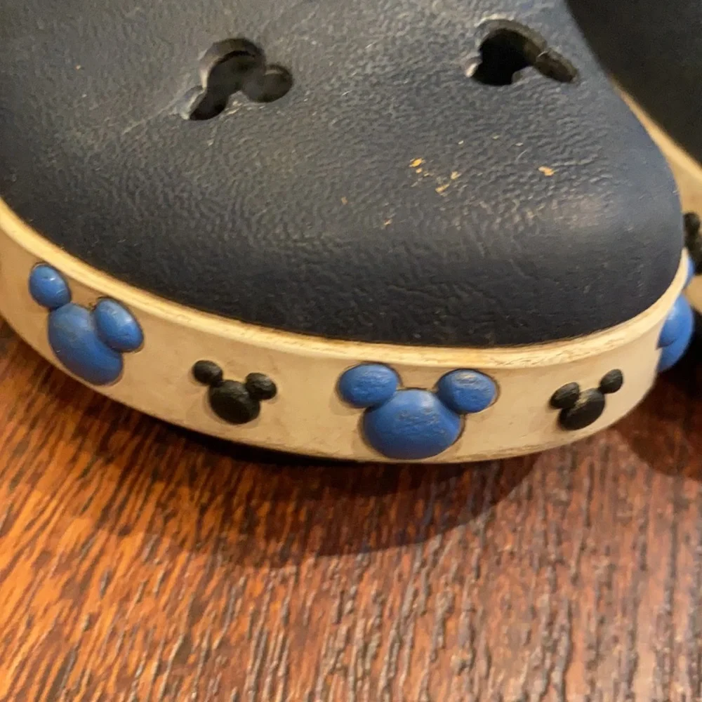 CROCS Kids Black and Blue Mickey-Print Clogs
